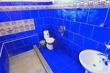 پانسیون Aht Colonial Hostel