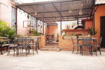 پانسیون Hostal Belele