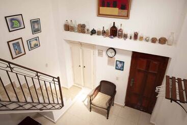 پانسیون Hostal Belele