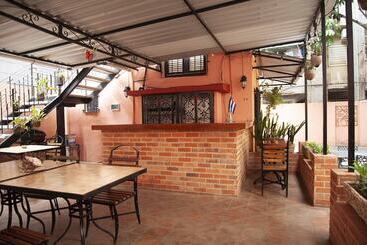 پانسیون Hostal Belele