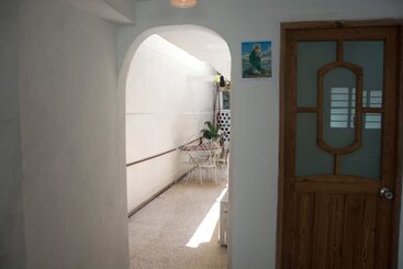 پانسیون Hostal Corona
