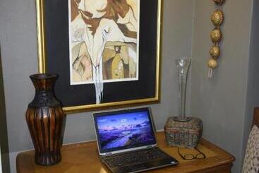 پانسیون The Rhino Room At Frederick S Place
