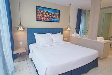 استراحتگاه Oceanami Villa