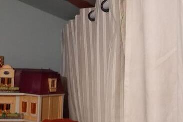 تختخواب و صبحانه Chambre D Hote La Passerelle