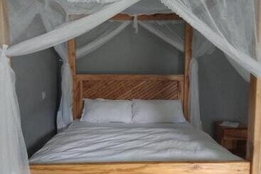 تختخواب و صبحانه Meuly Family Lodge