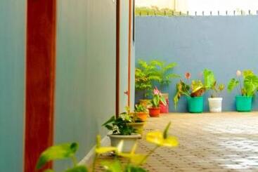 تختخواب و صبحانه Meuly Family Lodge