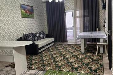 تختخواب و صبحانه коттедж Rayan House