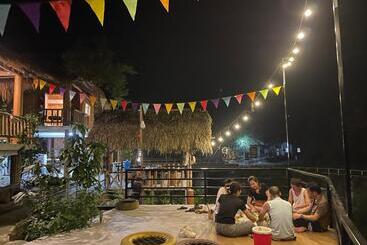 تختخواب و صبحانه Sánh Thuấn Homestay