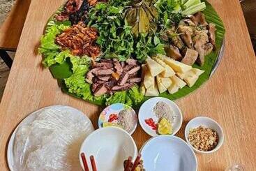 تختخواب و صبحانه Sánh Thuấn Homestay