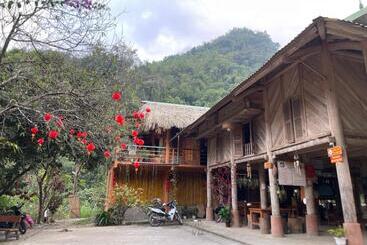 تختخواب و صبحانه Sánh Thuấn Homestay