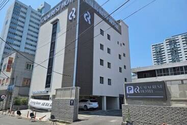 Calm Rest Hotel Masan