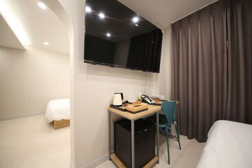 Calm Rest Hotel Masan
