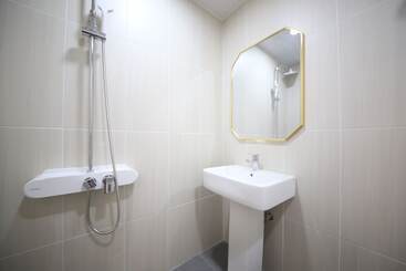 Calm Rest Hotel Masan