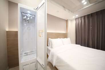 Calm Rest Hotel Masan
