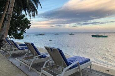 Cherinicole Beach Resort