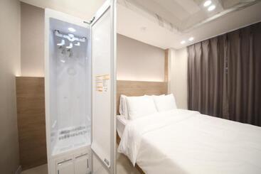 Calm Rest Hotel Masan