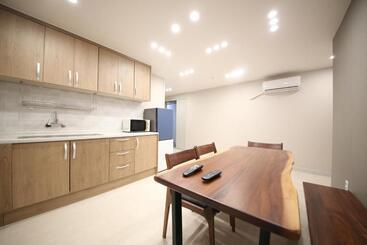Calm Rest Hotel Masan