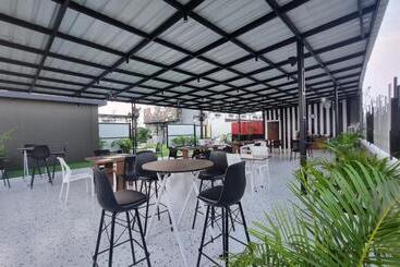 هتل Aditi Inn