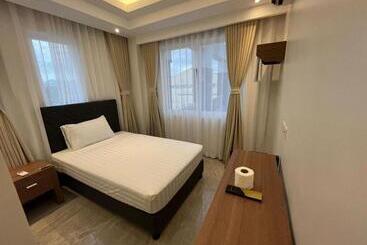 هتل D Elmer S Place