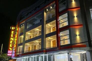 هتل D  Elmer S Place