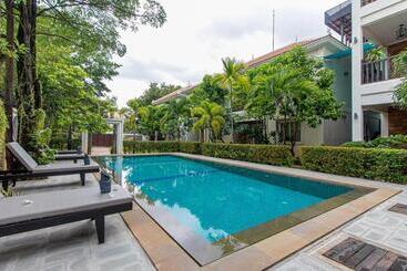 هتل Elegant Escape Residence