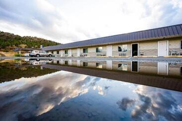 فندق Oyo Riverside Inn John Day Or