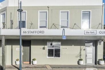 هتل The Fort Guesthouse Timaru