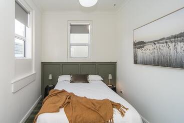 هتل The Fort Guesthouse Timaru