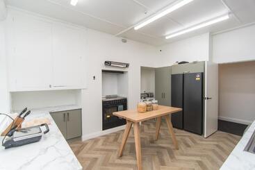 هتل The Fort Guesthouse Timaru
