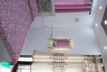 پانسیون شاليه سطح القمر