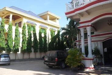 Pyramid Hotel & Spa
