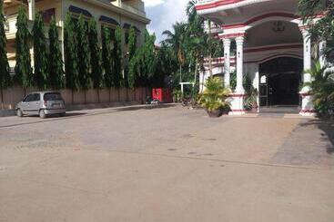 Pyramid Hotel & Spa