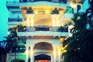 Pyramid Hotel & Spa