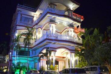 Pyramid Hotel & Spa