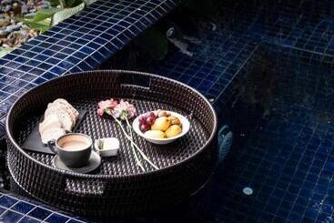 Shanti Cabin Ezra Viniti Resort