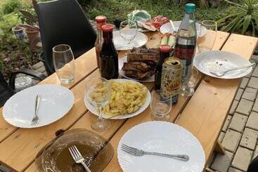 هاستل Coworking & Coliving Gumbrini