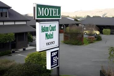 Aston Court Motel