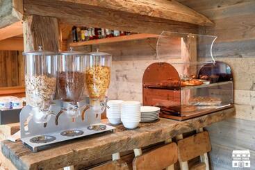 تختخواب و صبحانه Chalet Antico Legno By Design Studio