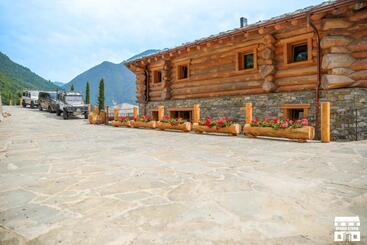 تختخواب و صبحانه Chalet Antico Legno By Design Studio