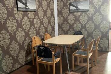 Hostel Terre