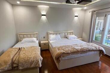هتل Ameeri Resort