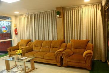 Fabhotel Casa Grand Inn