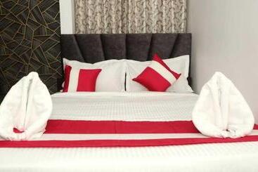 Fabhotel Casa Grand Inn