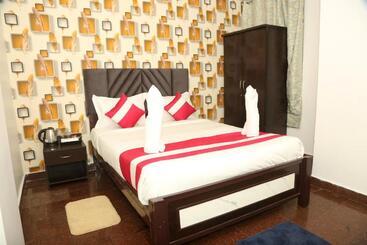 Fabhotel Casa Grand Inn