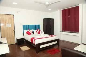 Fabhotel Casa Grand Inn