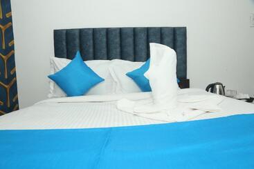 Fabhotel Casa Grand Inn