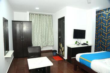 Fabhotel Casa Grand Inn
