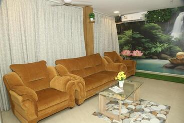 Fabhotel Casa Grand Inn