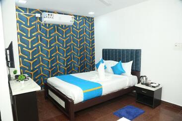 Fabhotel Casa Grand Inn