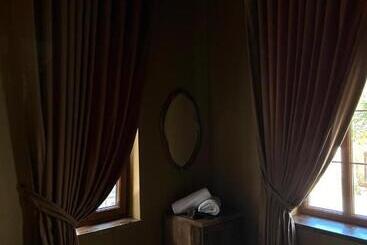هتل Fole Guest House
